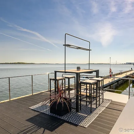 Hausboot Seeadler Ihre Private Auszeit Am Wasser Mit Sauna, Hunde Willkommen