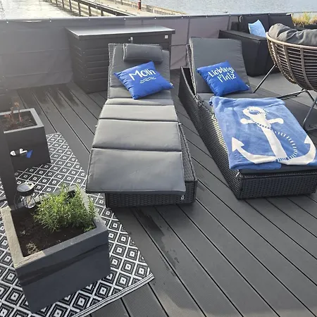 Villa Hausboot Seeadler Ihre Private Auszeit Am Wasser Mit Sauna, Hunde Willkommen Stralsund