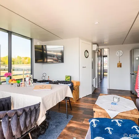 Villa Hausboot Seeadler Ihre Private Auszeit Am Wasser Mit Sauna, Hunde Willkommen *
