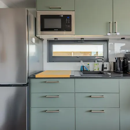 Villa Seeadler Hausboot Deine Auszeit auf dem Wasser Hausboot festliegend mit 360Grad Dachterrasse, 2 Badezimmer, 2 Hunde *