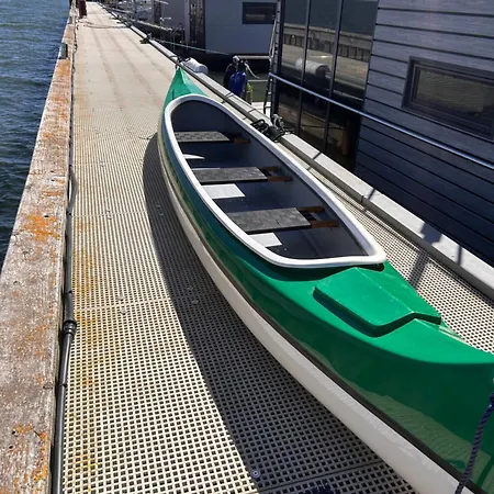 别墅 Hausboot Seeadler Ihre Private Auszeit Am Wasser Mit Sauna, Hunde Willkommen 施特拉尔松德