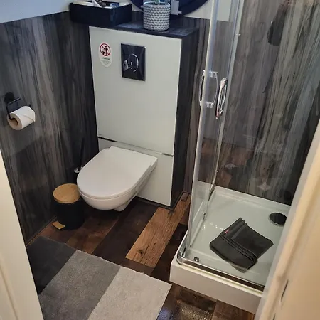 Hausboot Seeadler Ihre Private Auszeit Am Wasser Mit Sauna, Hunde Willkommen Villa *