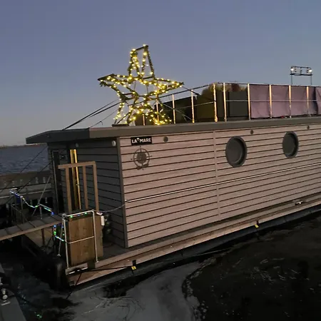 Hausboot Seeadler Ihre Private Auszeit Am Wasser Mit Sauna, Hunde Willkommen Stralsund